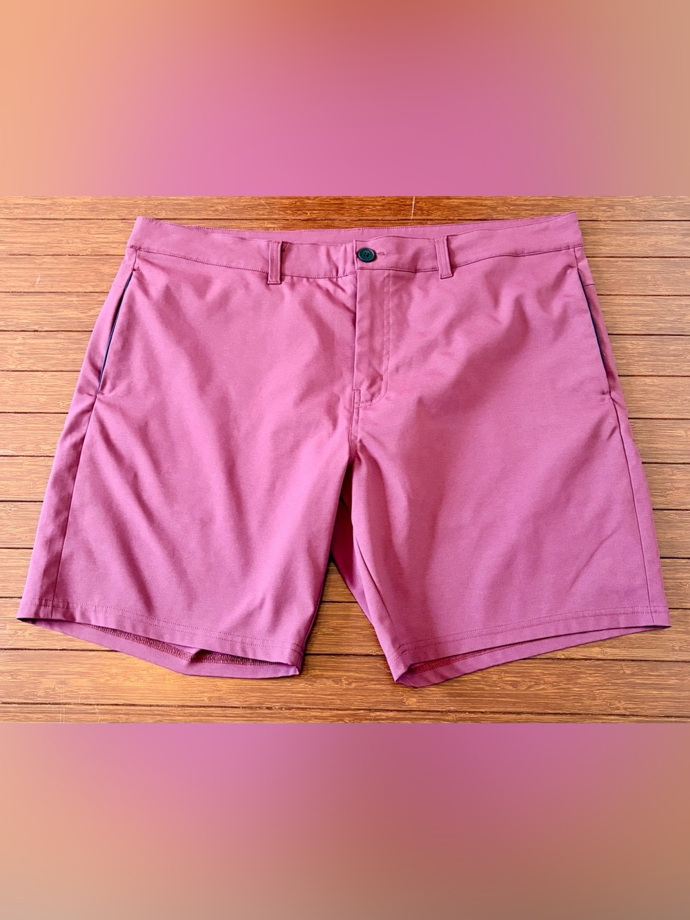 Travis Mathews Sport Mode Short 8 inch inseam Maroon size 40 Golf Shorts Course
